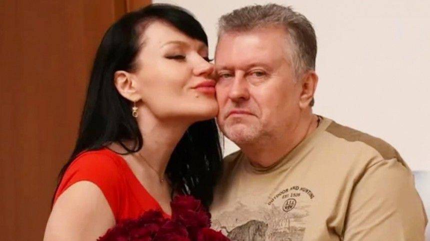 У потерявшей двойню певицы Милены Дейнеги скончался муж