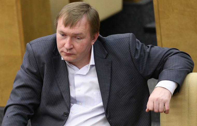 Экс-депутату, сравнившему россиян с мародёрами, начали угрожать