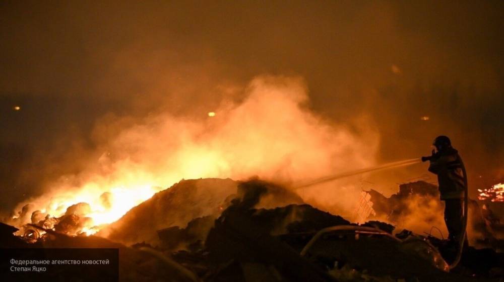 Пожарные предотвратили распространение огня в горах над Ялтой