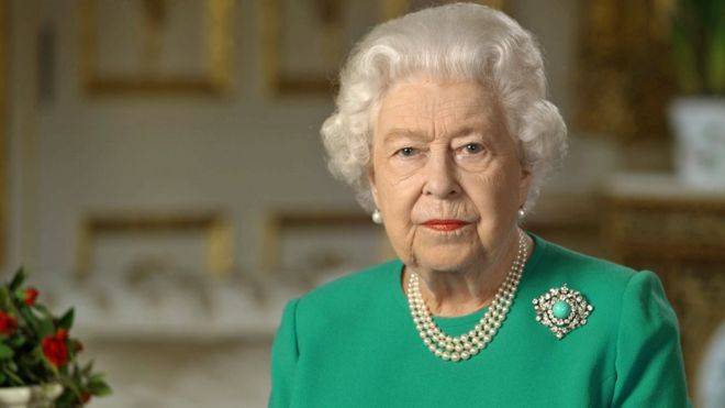 Елизавета II выступила с обращением к нации и призвала людей к самодисциплине во время пандемии коронавируса