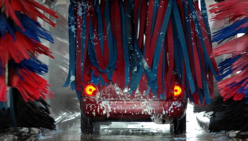 Автоэксперт рассказал, как мыть машину в условиях коронавирусной пандемии