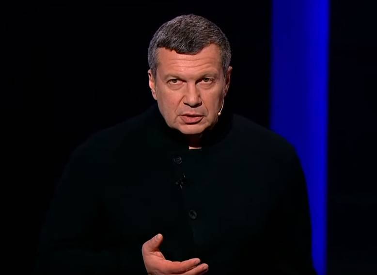 Соловьев осудил граждан, жалующихся на нехватку масок в аптеках