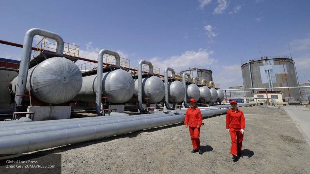 Bloomberg сообщил о споре Москвы и Эр-Рияда из-за новой сделки по сокращению нефтедобычи