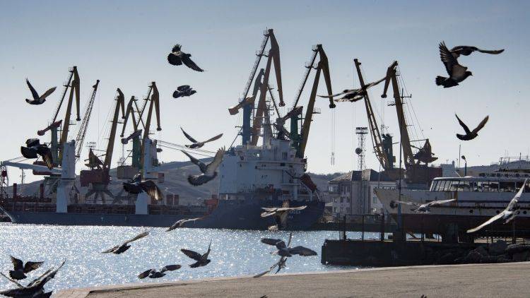 Экипаж яхты из Греции оставили на карантин в порту Крыма