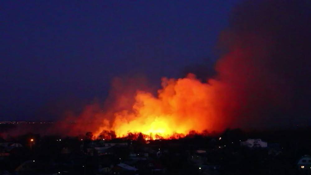 Видео из охваченных огнем российских регионов