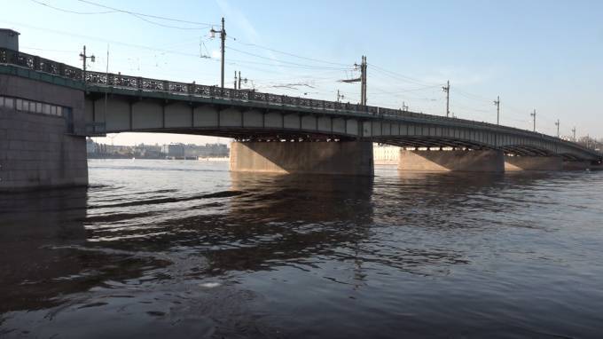 Четыре моста разведут в Петербурге в ночь на 7 апреля