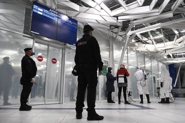 Пассажиропоток аэропортов в России упал почти на 90%