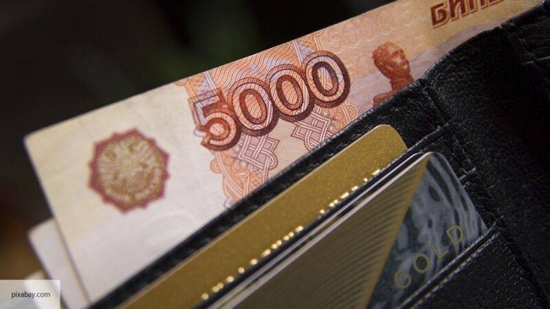 В Минтруде объяснили, сколько денег россияне получат за нерабочий апрель