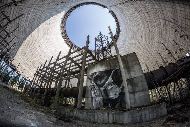 Из-за лесных пожаров возле Чернобыльской АЭС радиоактивный фон превысил норму в 16 раз