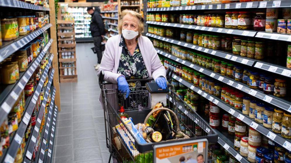 Немецкие супермаркеты просят не приходить за покупками в Великий четверг и Страстную субботу