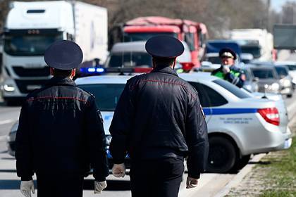 Полицейские получат надбавку за обход квартир россиян на карантине