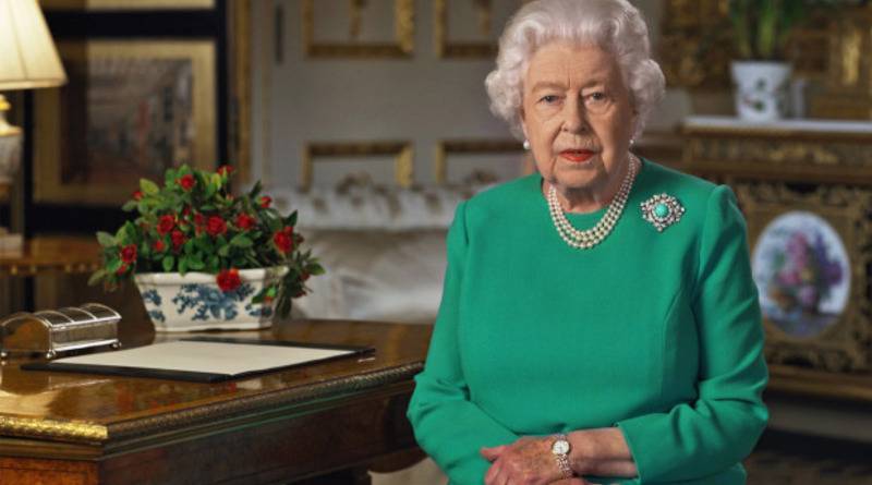 Королева Елизавета II выступила с историческим телеобращением, сравнив нынешнее время со Второй мировой войной