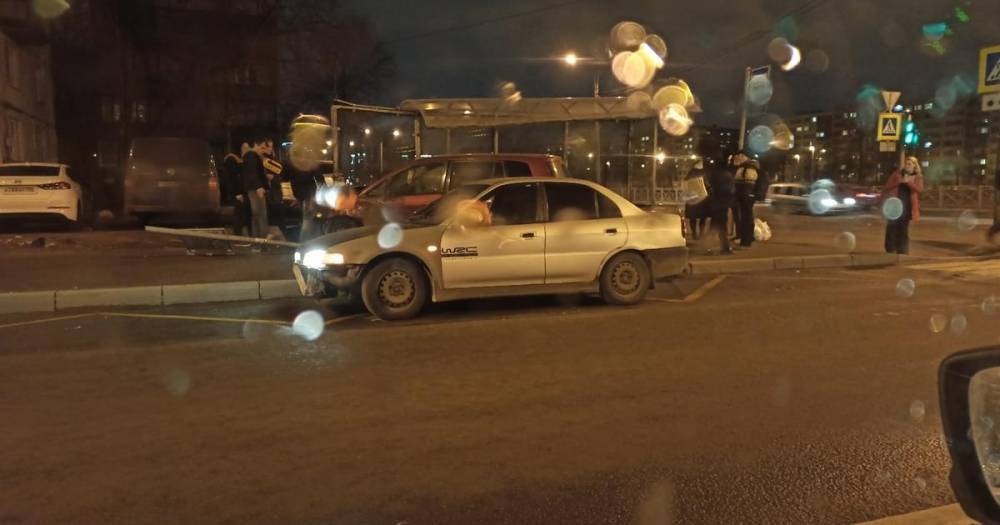В Санкт-Петербурге произошла авария с участием трех машин