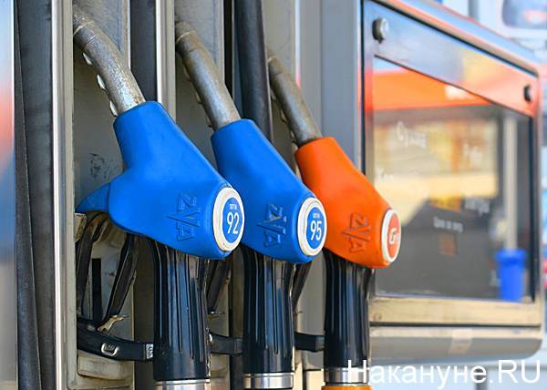 СМИ сообщили о планах правительства ввести запрет на ввоз дешевого бензина