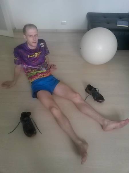 Пермяк пробежал 100 километров за девять часов, не покидая своей квартиры - nakanune.ru
