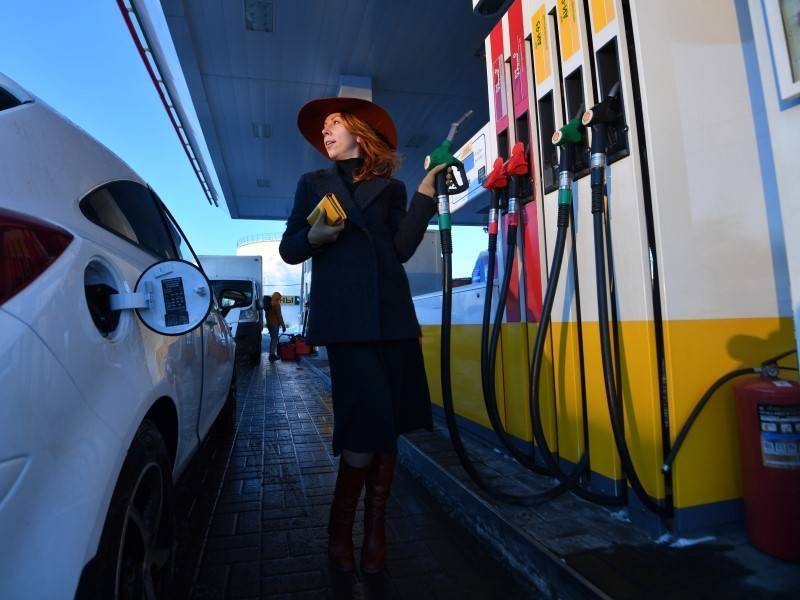 До сентября в Россию запретят ввоз дешевого бензина
