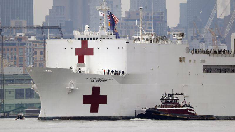 Член экипажа корабля-госпиталя в Нью-Йорке заразился коронавирусом