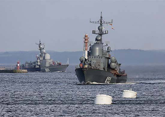 Учения кораблей Балтийского флота: среди задач — действия при заражении