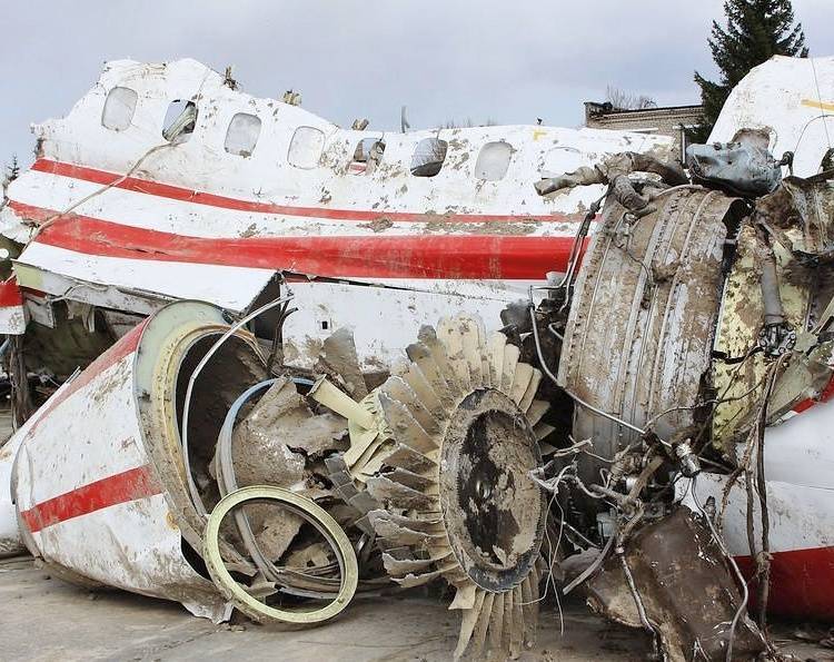 Министр обороны Польши анонсировал финальный доклад по авиакатастрофе под Смоленском
