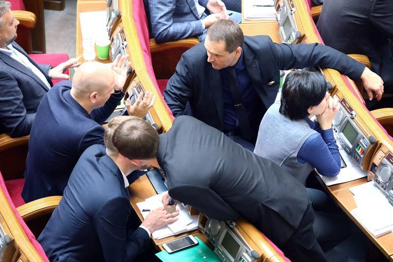 Украине грозит дефолт: депутаты Рады саботировали принятие важного закона