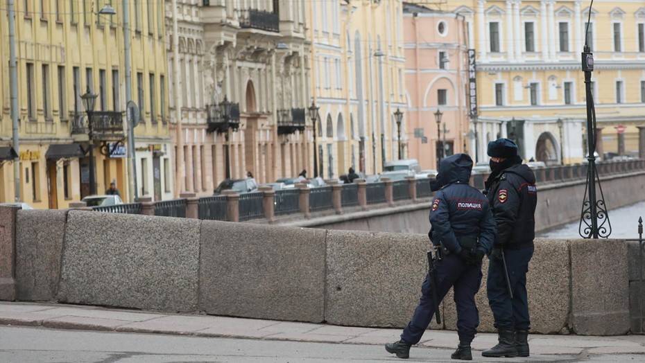 Полиция поймала троих нарушителей карантина в Петербурге