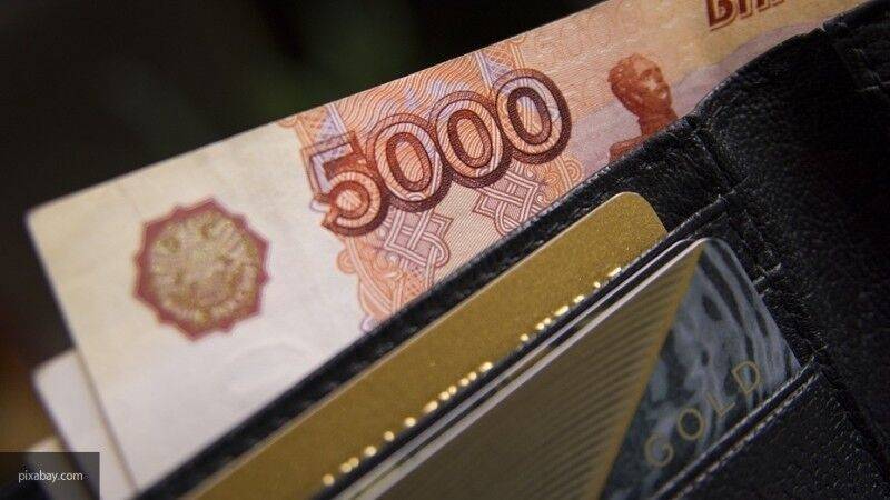 Минтруд объяснил, какую зарплату россияне получат за нерабочий месяц