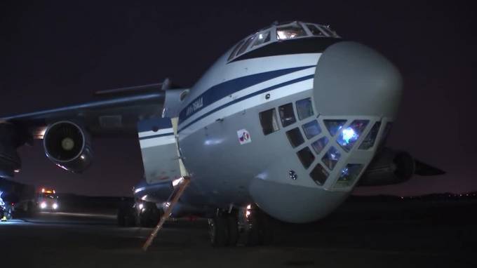 Сербия поблагодарила Россию за 11 самолетов с гуманитарной помощью