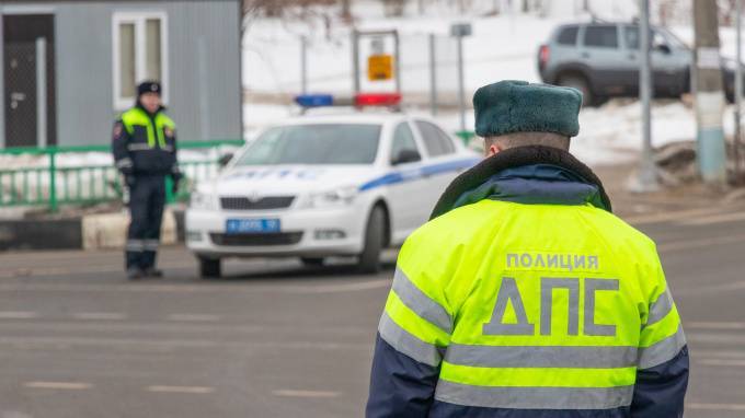 Водитель под наркотиками дважды попался петербургским дорожным инспекторам