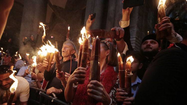 Схождение Благодатного огня в Иерусалиме в этом году пройдет онлайн