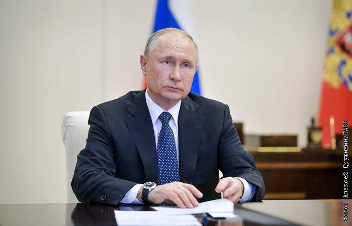 Путин посоветовался с вирусологами по поводу сокращения нерабочего периода