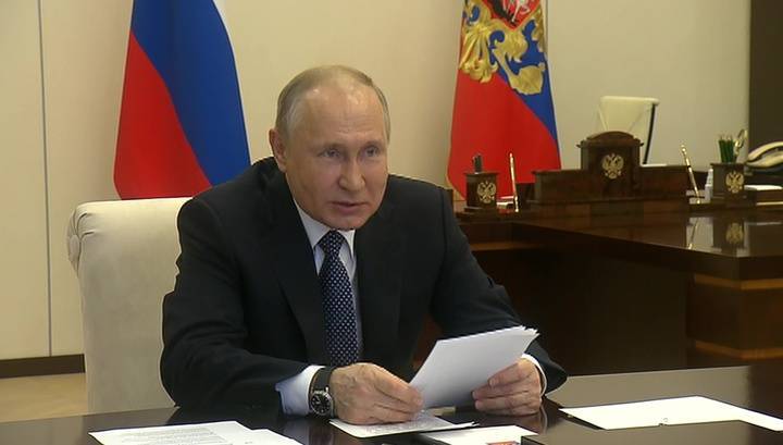 Путин спросил у вирусологов, можно ли сократить количество нерабочих дней