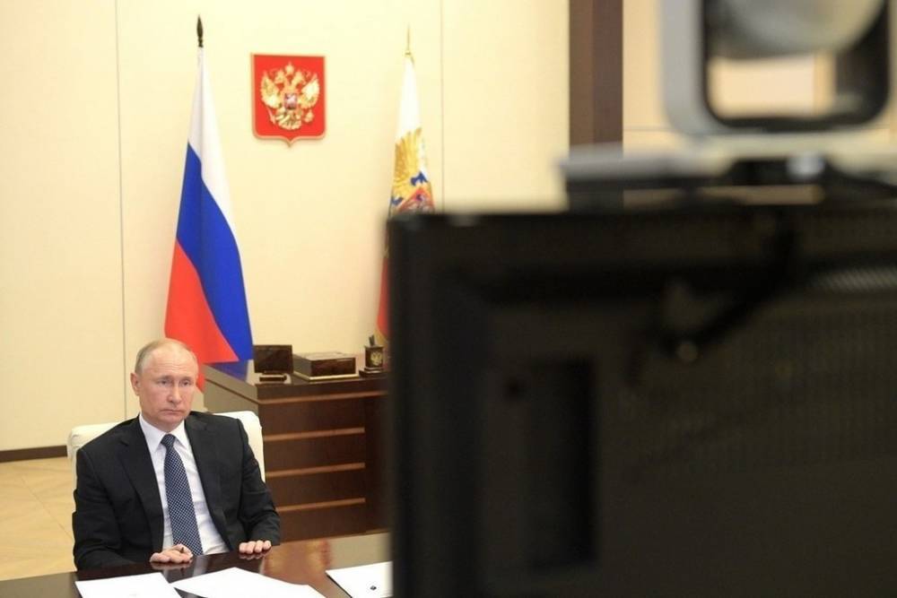 Путин допустил сокращение нерабочих дней