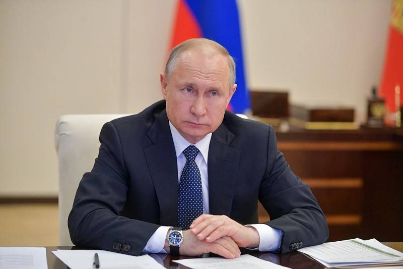 Владимир Путин: Мы теперь все вирусологами стали. Вся страна – вирусологи!
