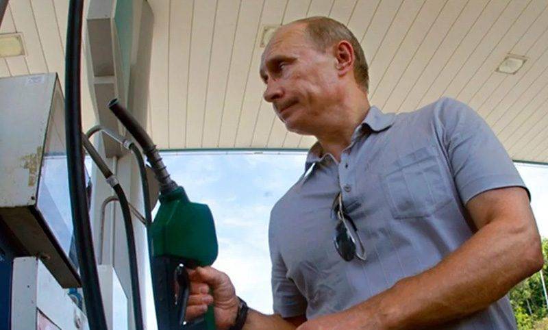 Российские власти решили запретить ввоз в страну дешевого бензина