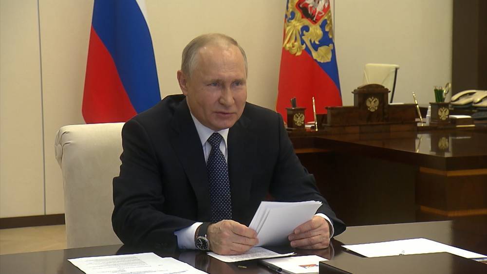 Путин пошутил про "всю страну вирусологов" (видео)