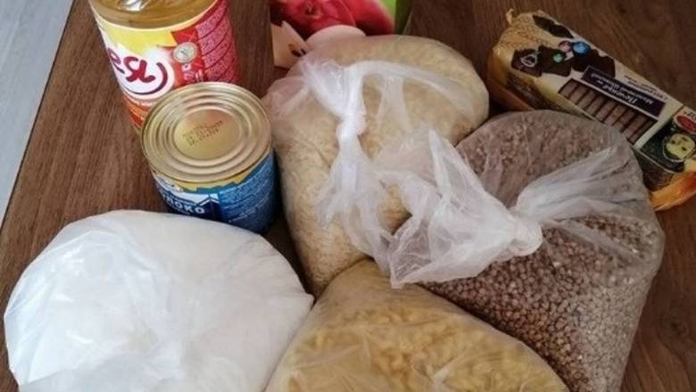 Школьникам Удмуртии выдали продуктовые наборы с гречкой за 96 рублей