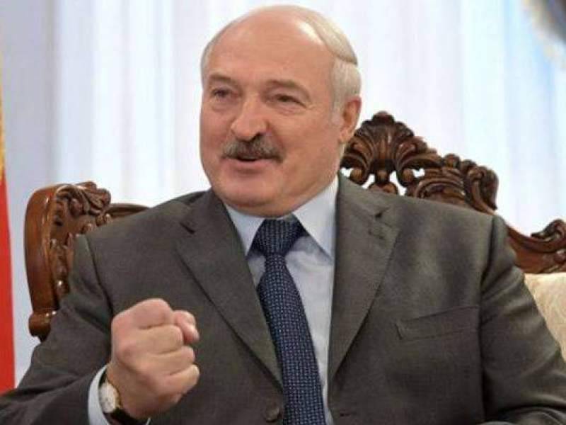 "А жрать что будем?": Лукашенко ответил на призыв ввести карантин