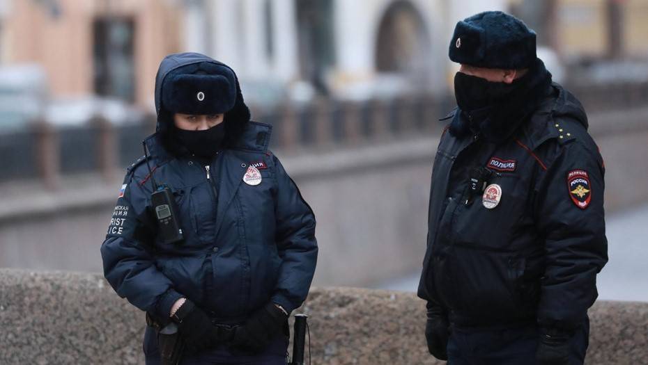 В Петербурге полицейские поймали сбежавшего из-под карантина мужчину