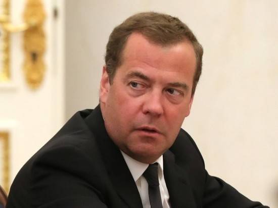 Медведев призвал готовиться к любой ситуации с коронавирусом: «Мы взрослые люди…»
