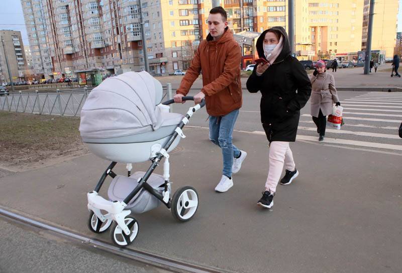 Путин подписал указ о дополнительных выплатах семьям с детьми