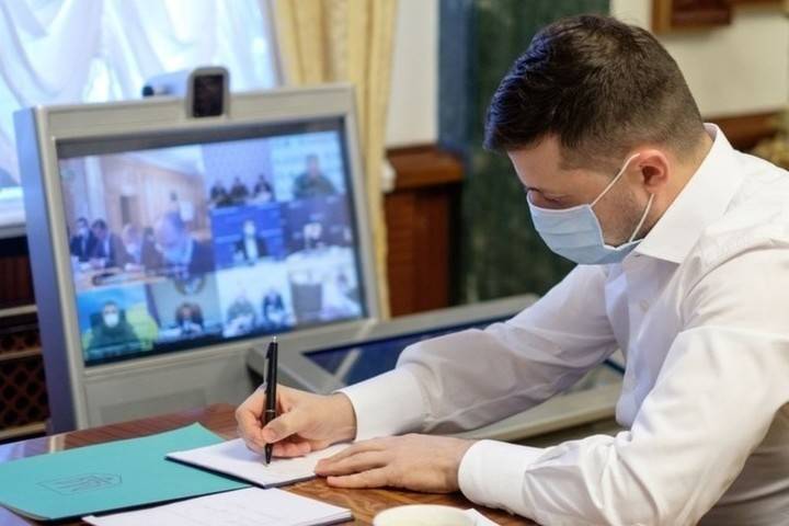 Зеленский сравнил украинцев при коронавирусе с непослушными детьми