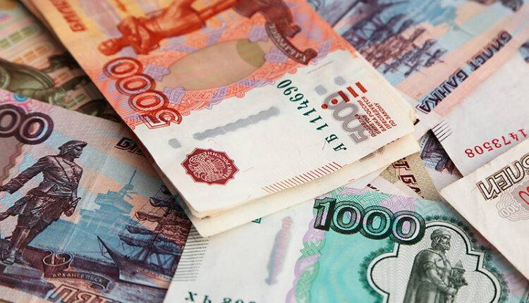 Российские банки с 8 апреля будут выдавать малому бизнесу беспроцентные кредиты на зарплату