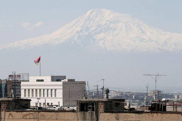 Армения из-за коронавируса запретила въезд для иностранцев