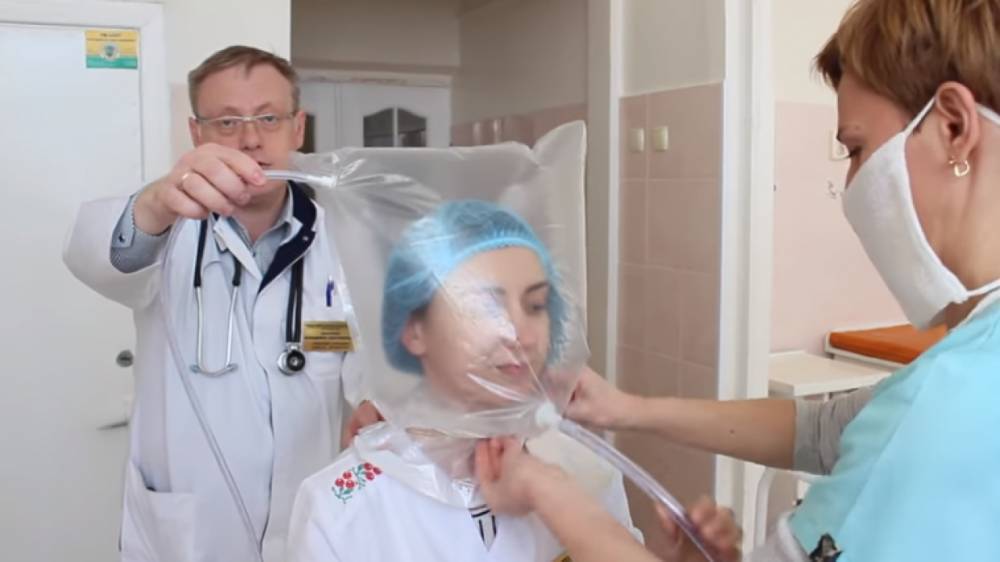 На Украине придумали, как лечить больных COVID-19 при помощи пакета