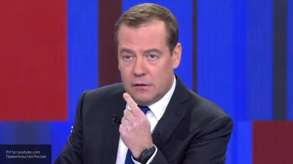 Медведев обвинил США в создании препятствий для продления СНВ-3