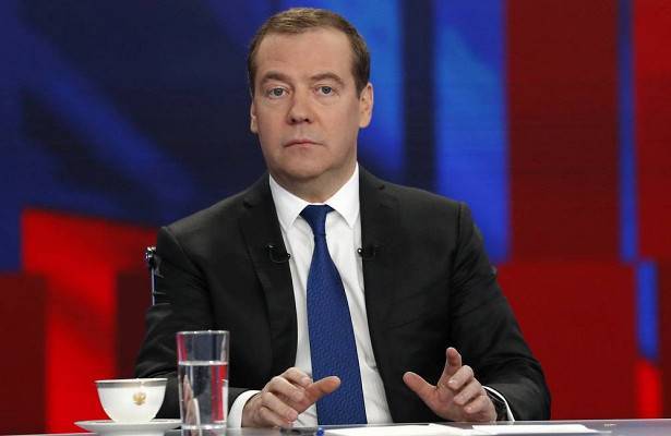 Медведев считает, что США пытаются сорвать продление СНВ-3