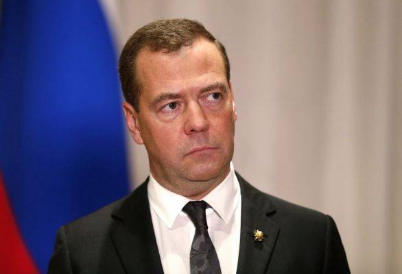 Медведев: Во время пандемии миру нужны «очищенные от санкций отношения»