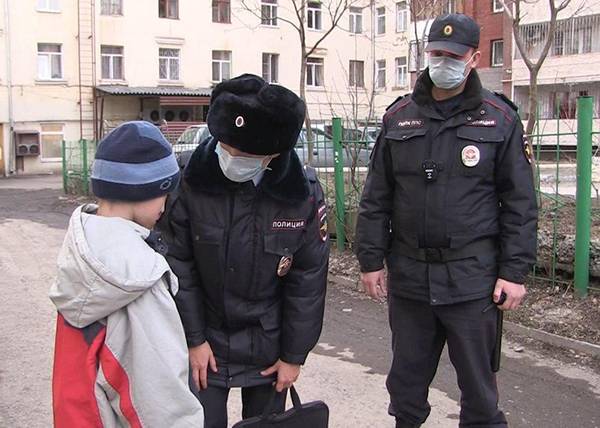 Полицейские провели 8 тысяч профилактических бесед с москвичами, не соблюдающими самоизоляцию