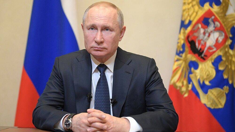 Путин обсудил с вирусологами сокращение нерабочих дней