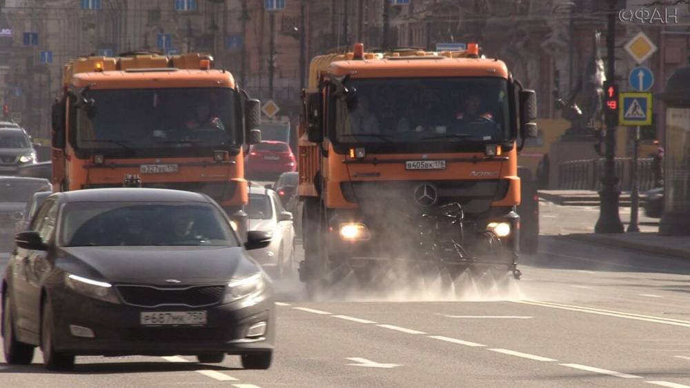 Петербургские улицы уже две недели моют дезинфекторами. ФАН-ТВ